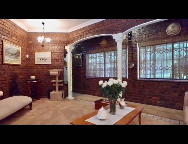 5 BEDROOM HOUSE FOR SALE IN HAYFIELDS